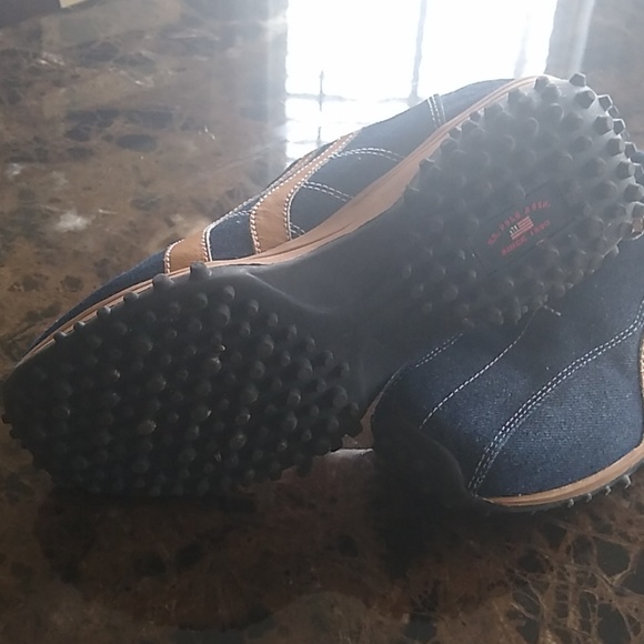 Shoes - Picture 4 of 4